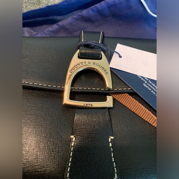 Dooney & Bourke black Crossbody brand new tags attached - Picture 2 of 9
